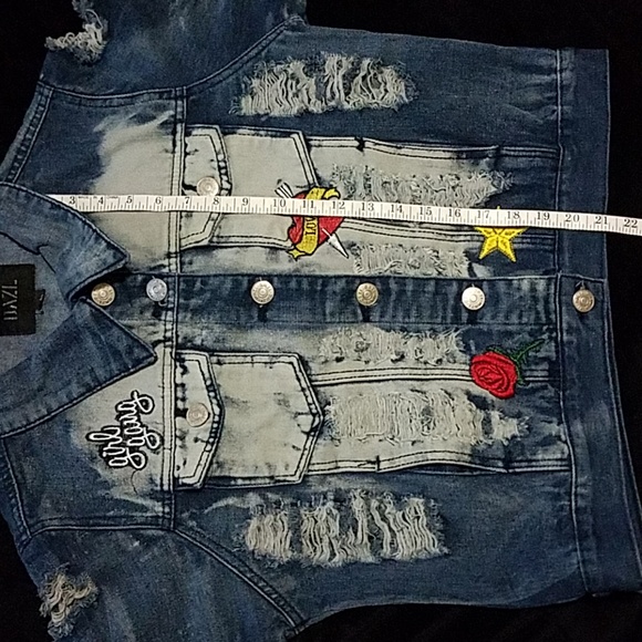 Destroyed jean jacket - Picture 6 of 6